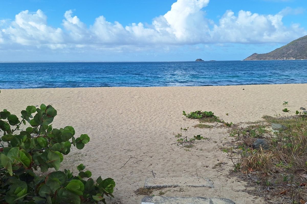 Grand Case Beach (west end)